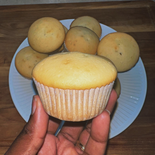 Secret Recipe to the Fluffiest Vanilla Cupcakes