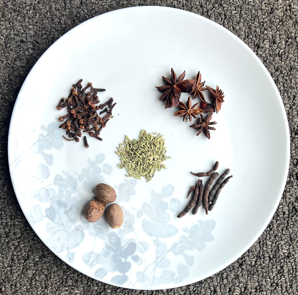 star anise, cloves, nutmeg, fennel seeds, grains of selim